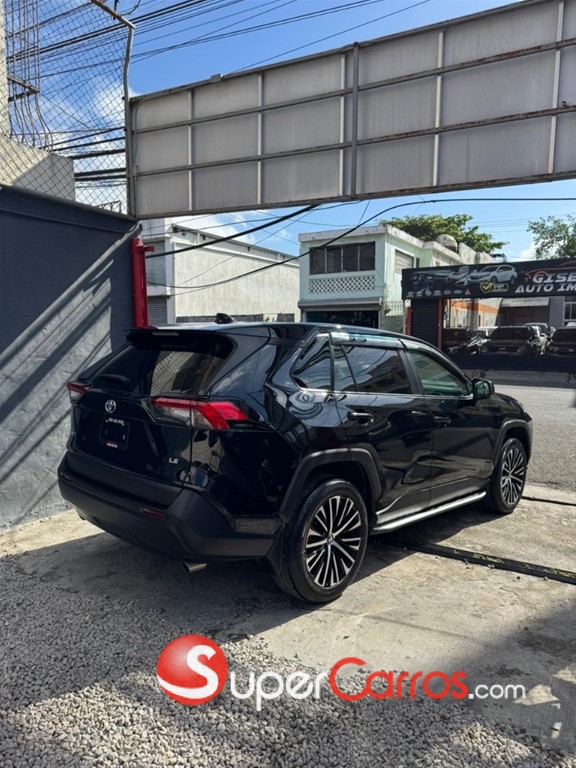 2022 Toyota RAV4 LE — foto 4 / 10