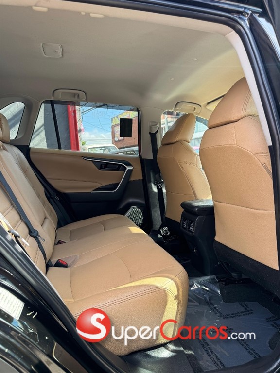 2022 Toyota RAV4 LE — foto 6 / 10