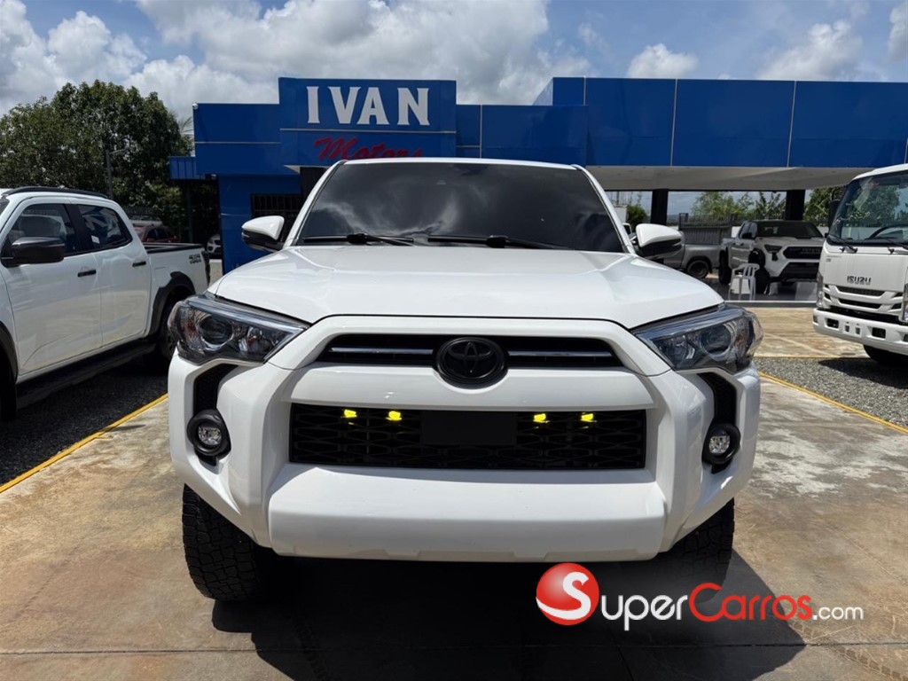 2021 Toyota 4 Runner SR5 Premium — foto 2 / 12