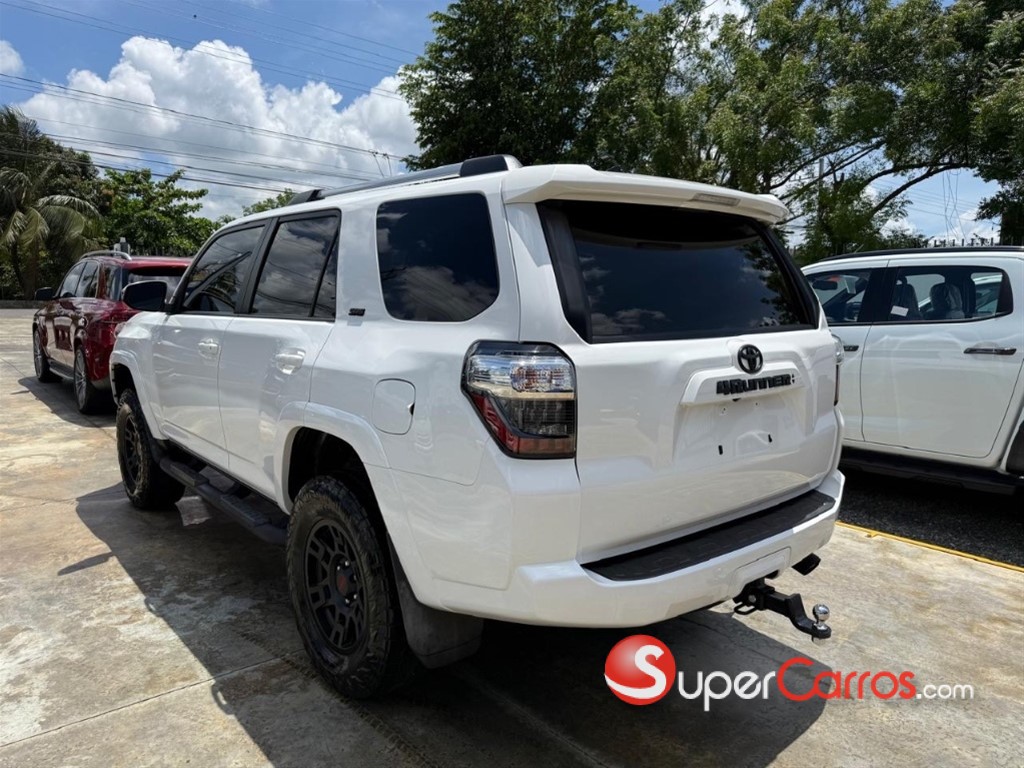 2021 Toyota 4 Runner SR5 Premium — foto 4 / 12