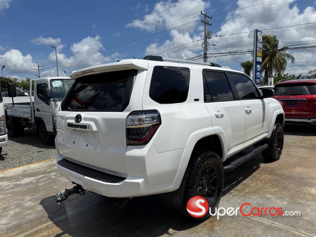 2021 Toyota 4 Runner SR5 Premium — foto 6 / 12
