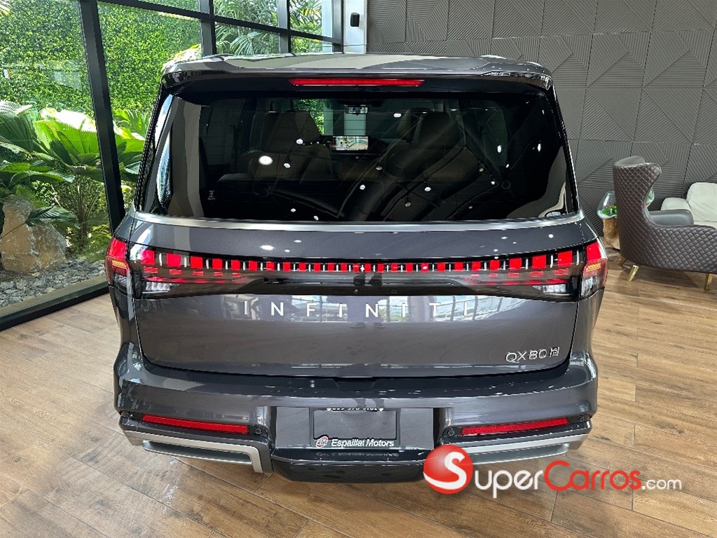 2027 Infiniti QX-80 — foto 10 / 12