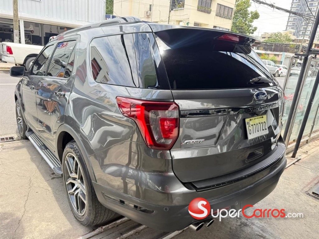 2018 Ford Explorer Sport — foto 4 / 10