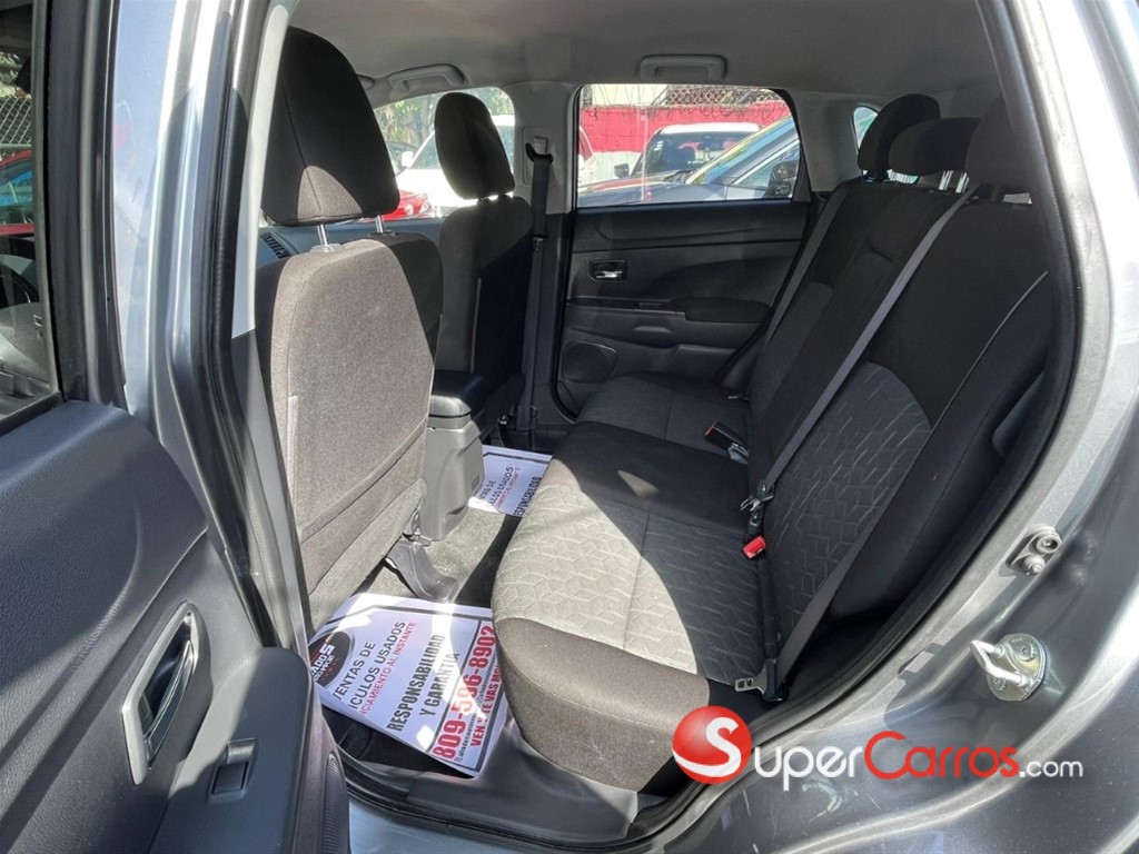 2022 Mitsubishi Motors Outlander SE — foto 9 / 11