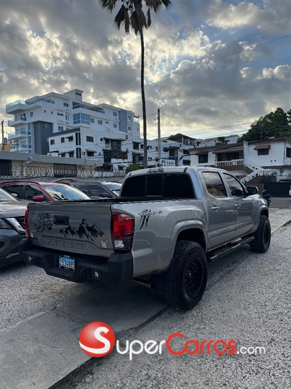 2020 Toyota Tacoma SR5 — foto 6 / 10
