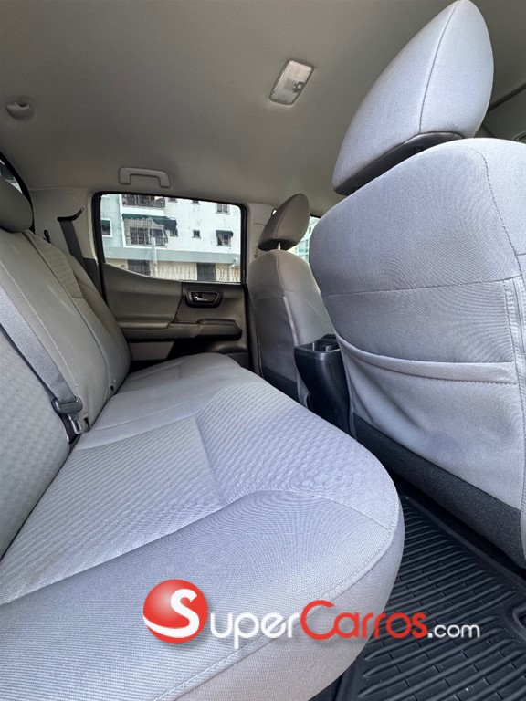 2020 Toyota Tacoma SR5 — foto 8 / 10