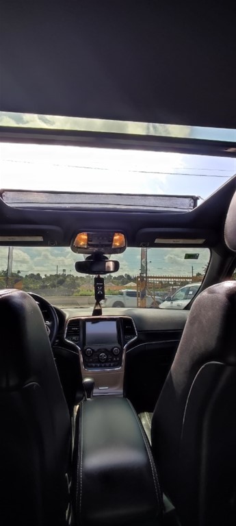 2017 Jeep Cherokee Limited — foto 8 / 10