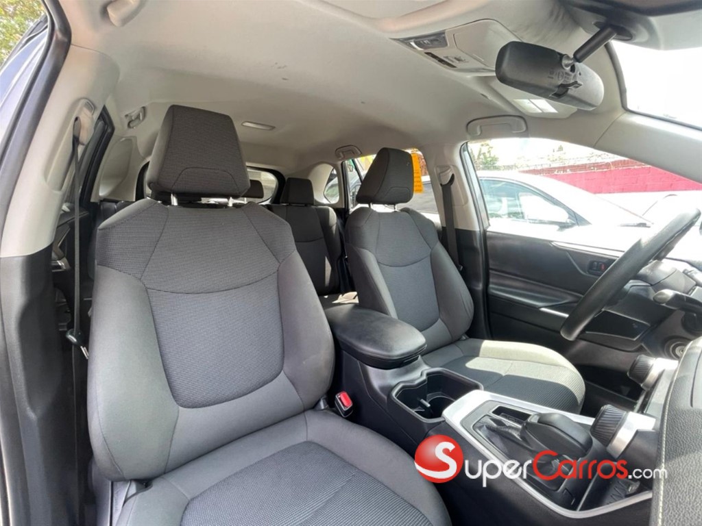 2024 Toyota RAV4 LE — foto 8 / 11