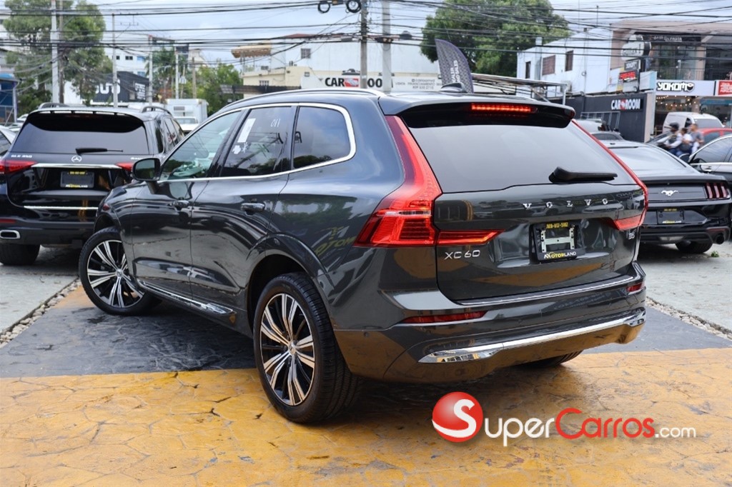 2022 Volvo XC60 B5 Inscription — foto 3 / 9