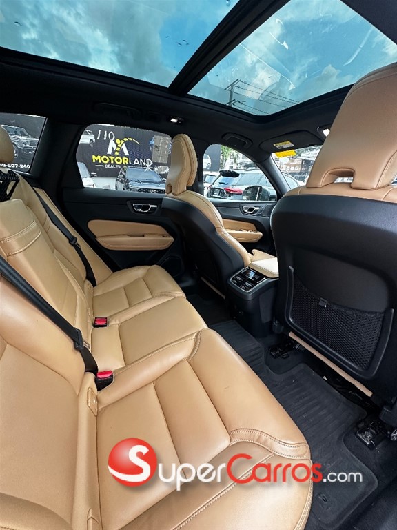 2022 Volvo XC60 B5 Inscription — foto 6 / 9
