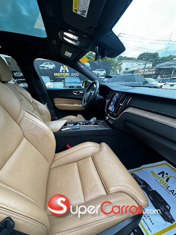 2022 Volvo XC60 B5 Inscription — foto 7 / 9