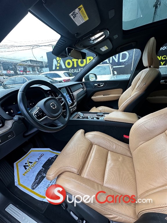 2022 Volvo XC60 B5 Inscription — foto 8 / 9