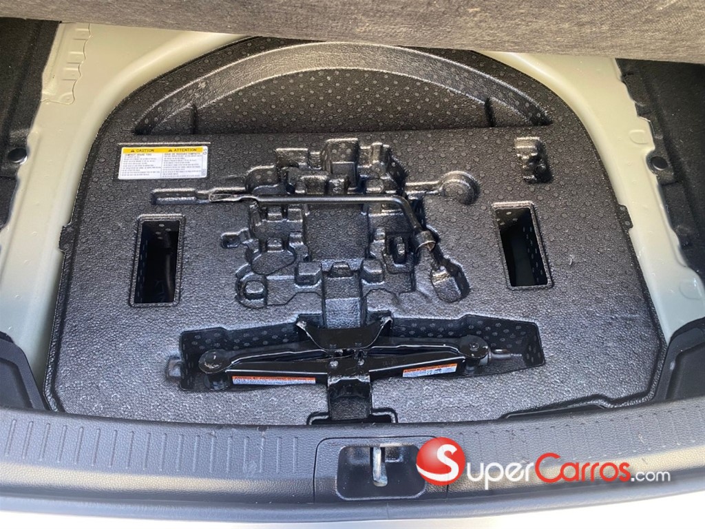 2020 Toyota Corolla LE — foto 12 / 12