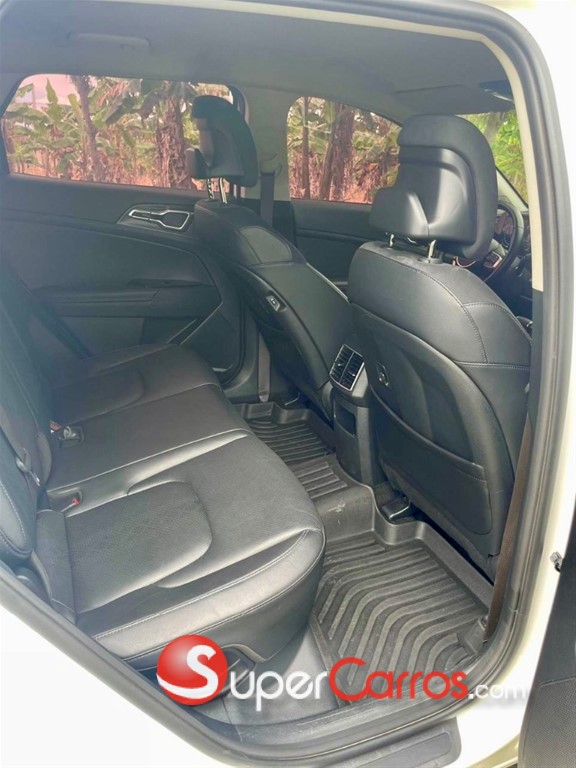 2025 Kia Sportage Luxury — foto 8 / 9