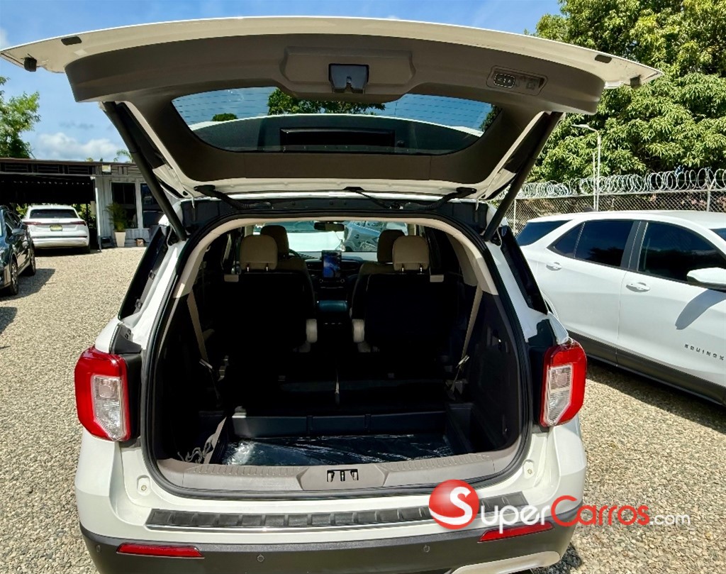 2020 Ford Explorer Platinum — foto 10 / 12