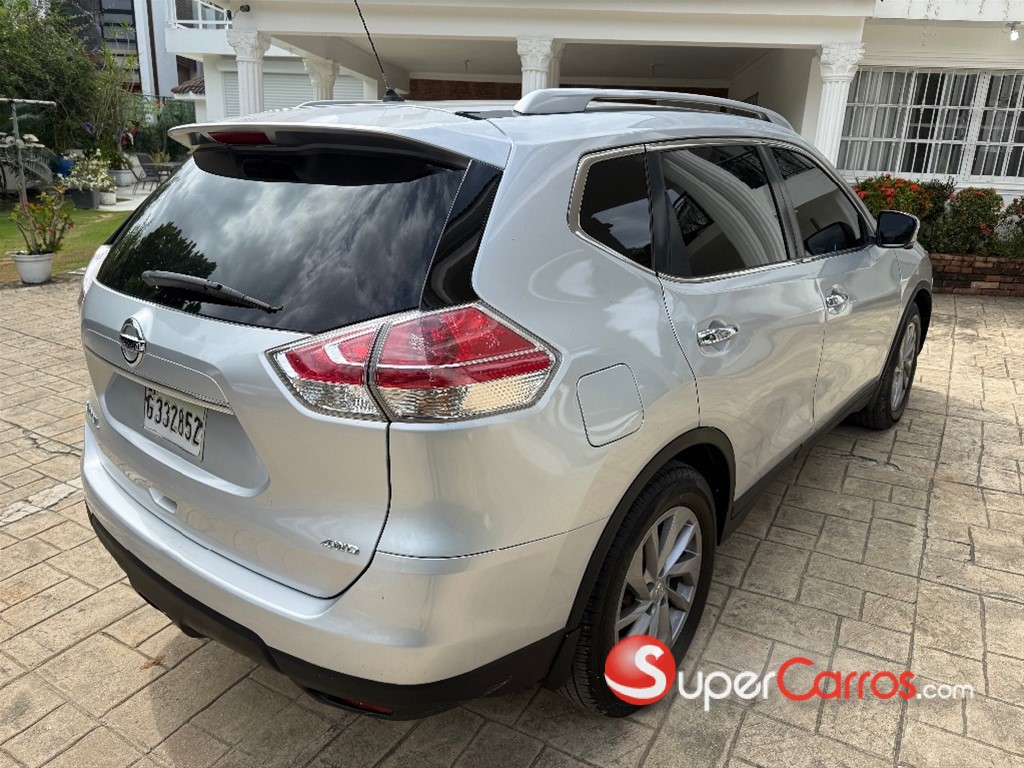 2015 Nissan X-Trail Exclusive — foto 2 / 12