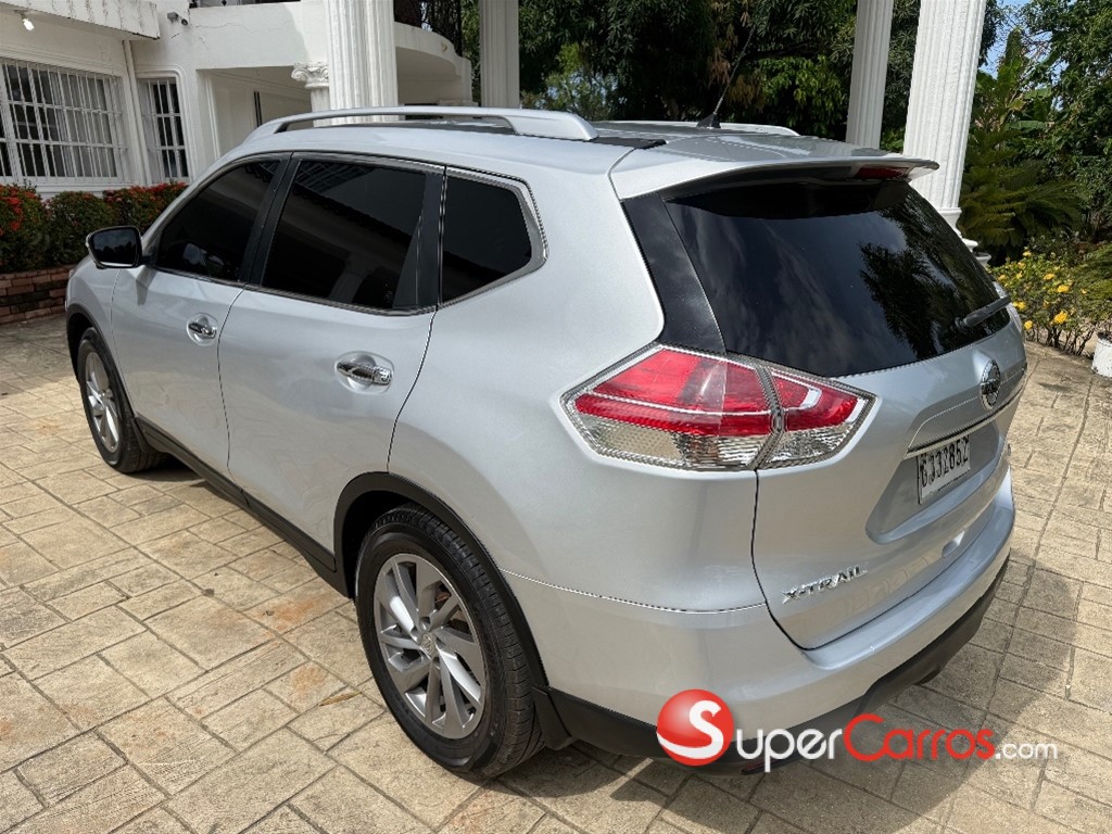 2015 Nissan X-Trail Exclusive — foto 8 / 12