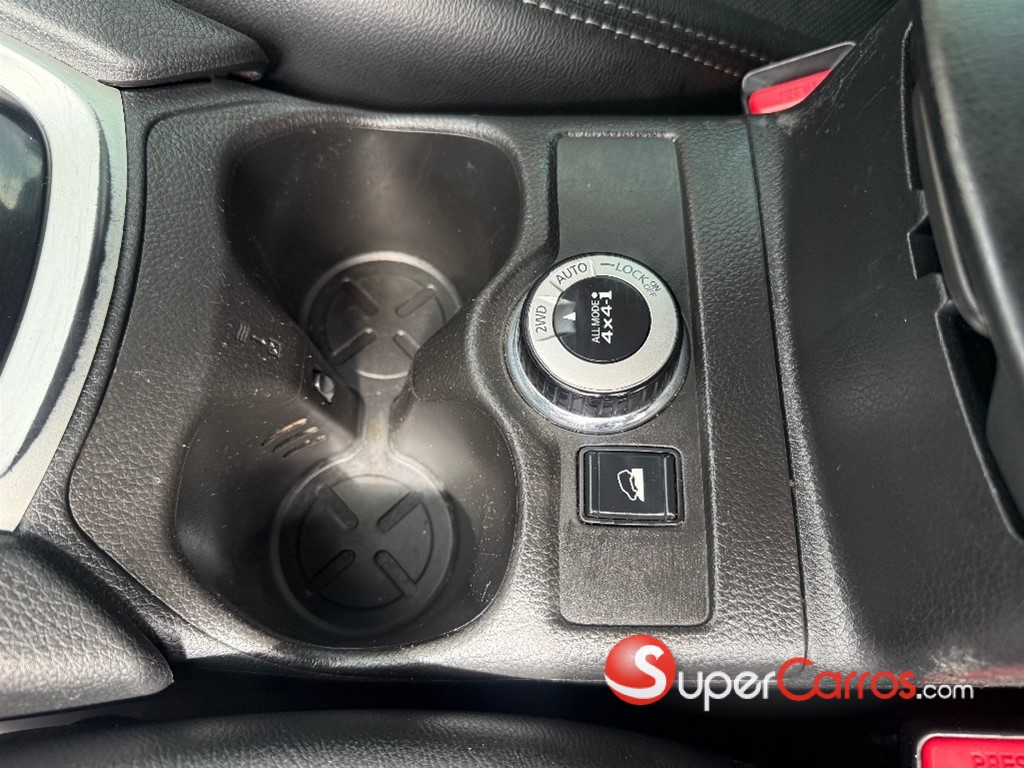 2015 Nissan X-Trail Exclusive — foto 12 / 12