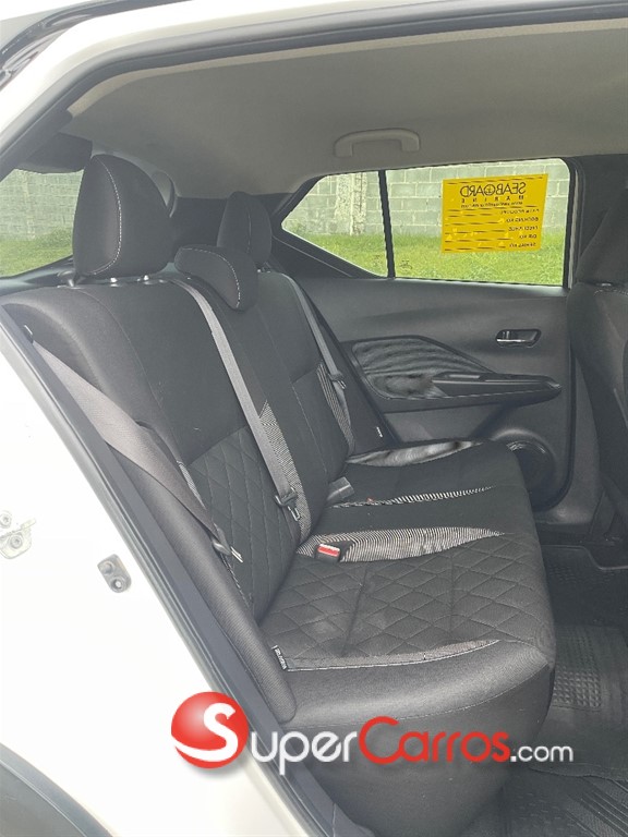 2020 Nissan Kicks — foto 12 / 12
