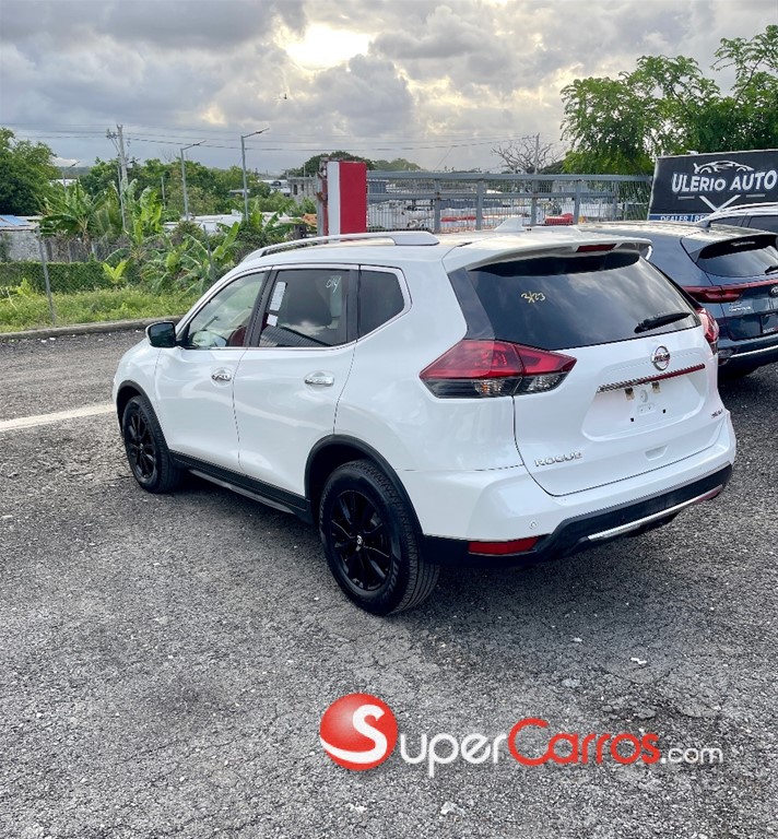 2020 Nissan Rogue SV — foto 3 / 12