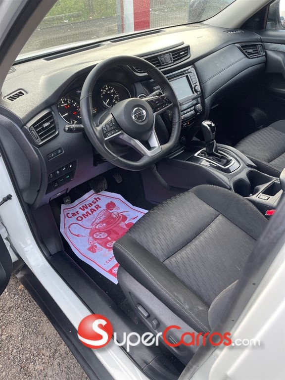 2020 Nissan Rogue SV — foto 5 / 12
