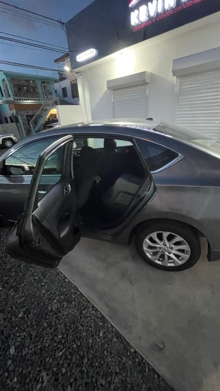2019 Nissan Sentra SV — foto 5 / 9