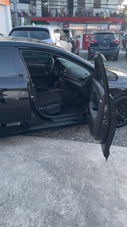 2020 Hyundai Elantra SE — foto 6 / 10