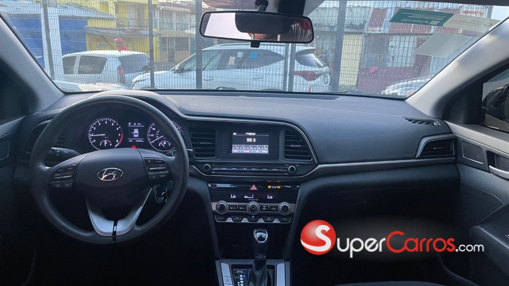 2020 Hyundai Elantra SE — foto 8 / 10