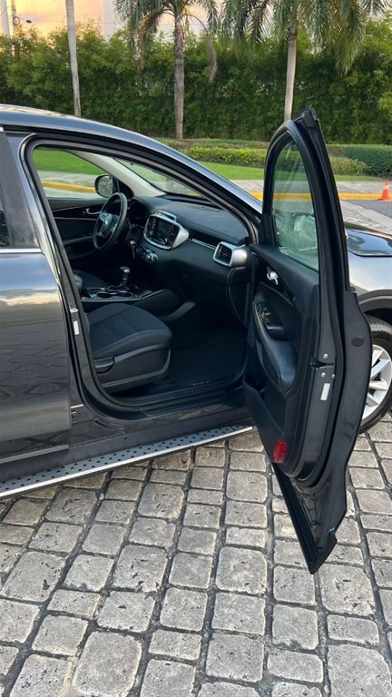 2020 Kia Sorento LX — foto 5 / 9