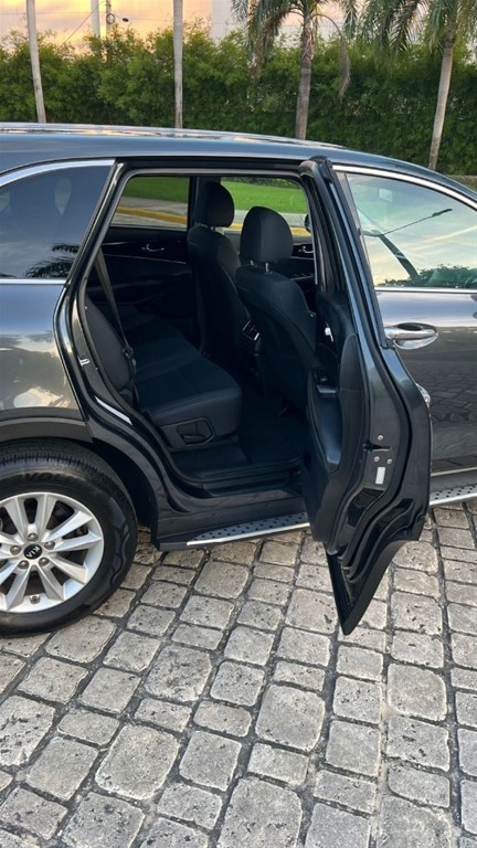 2020 Kia Sorento LX — foto 6 / 9