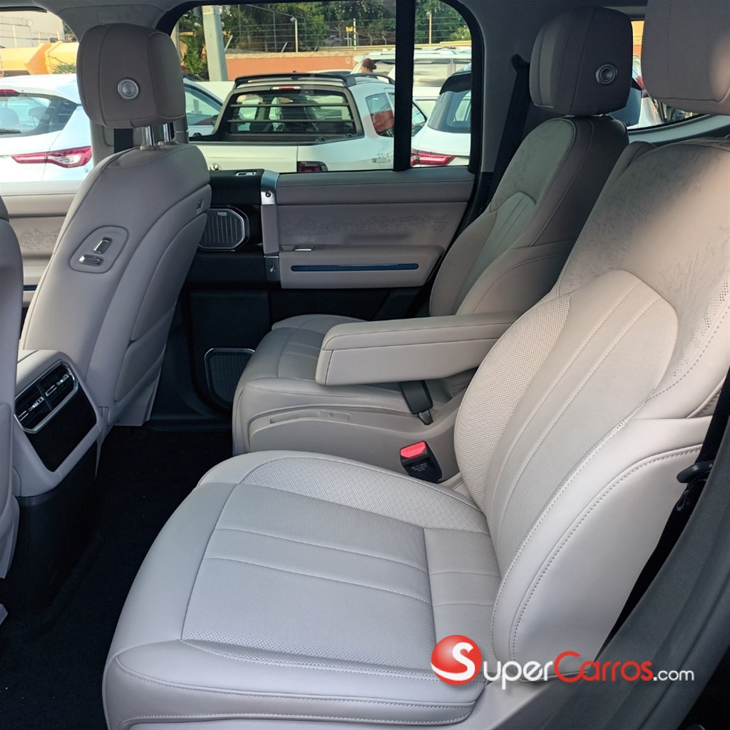 2027 Jetour G700 — foto 9 / 10