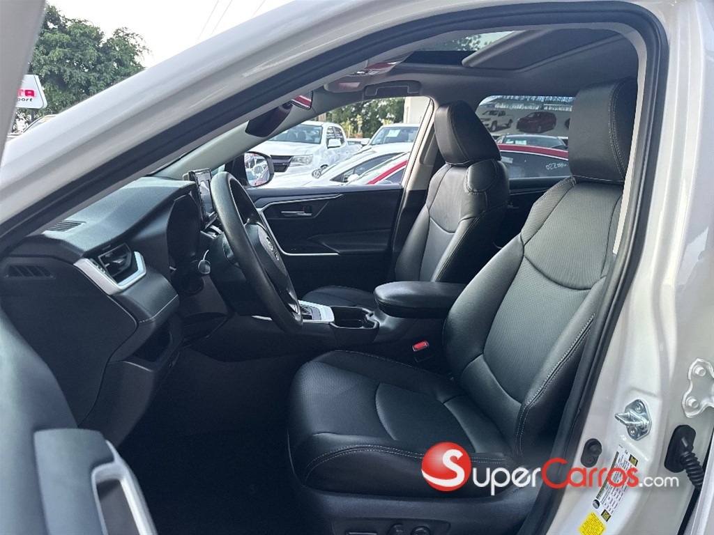2021 Toyota RAV4 XLE — foto 5 / 12