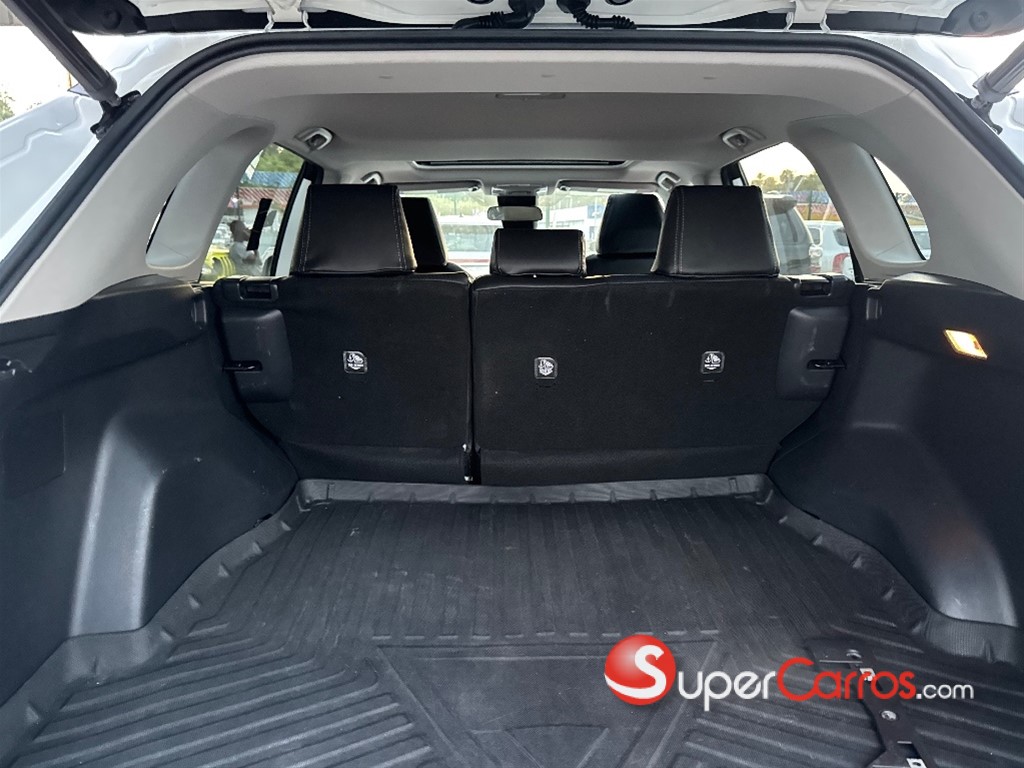 2021 Toyota RAV4 XLE — foto 6 / 12
