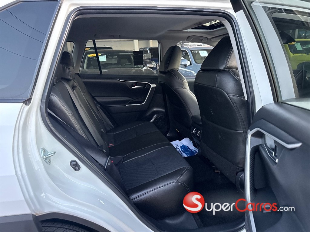 2021 Toyota RAV4 XLE — foto 9 / 12