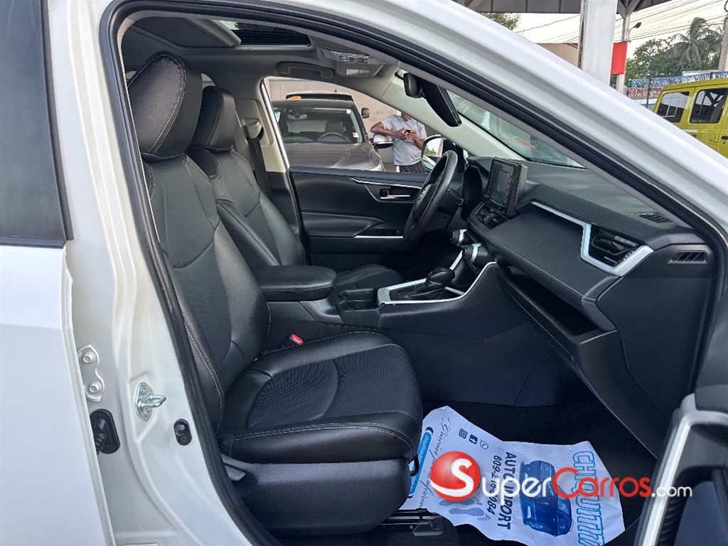 2021 Toyota RAV4 XLE — foto 10 / 12