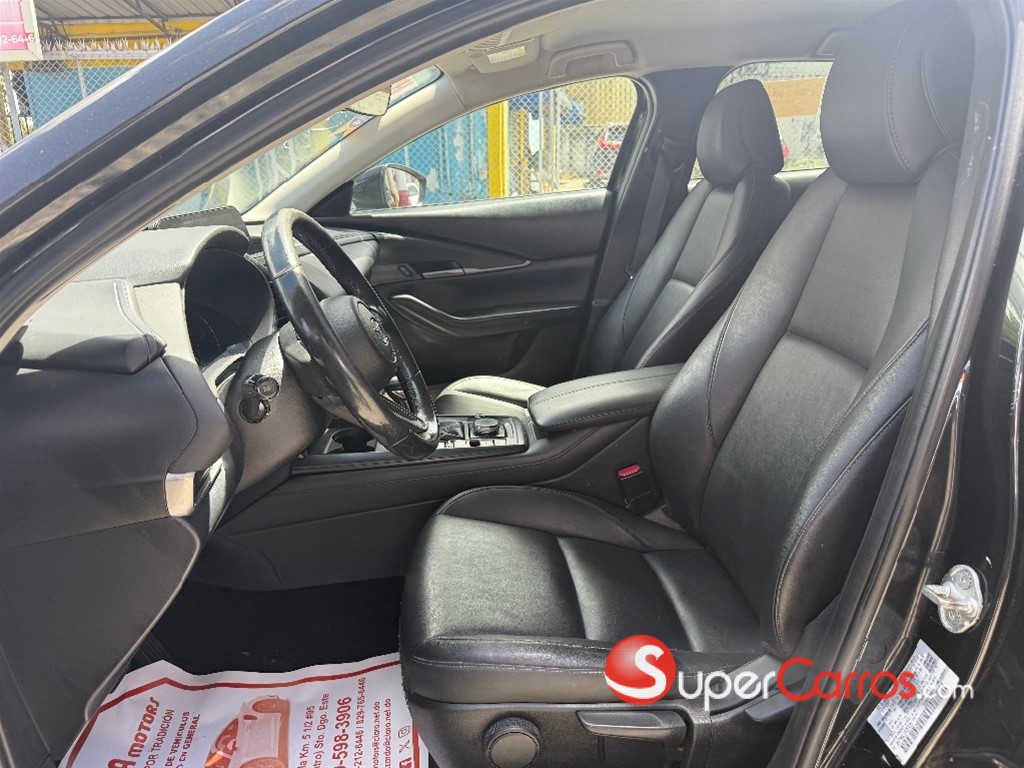2021 Mazda CX-30 — foto 8 / 12