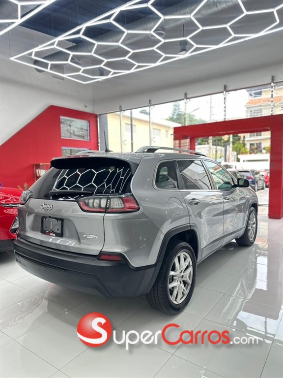 2019 Jeep Cherokee Latitude — foto 5 / 12