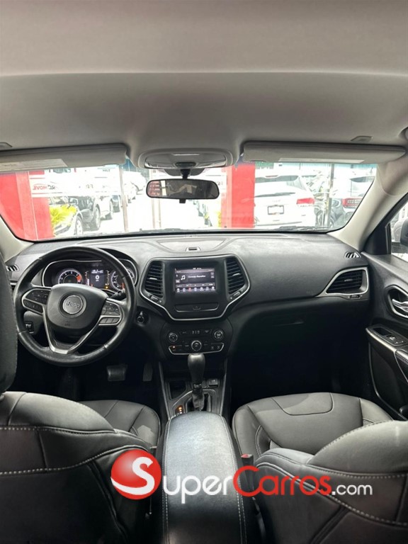 2019 Jeep Cherokee Latitude — foto 8 / 12