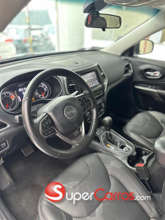 2019 Jeep Cherokee Latitude — foto 11 / 12