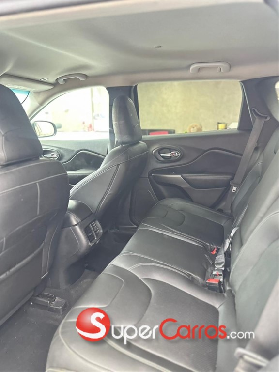 2019 Jeep Cherokee Latitude — foto 12 / 12