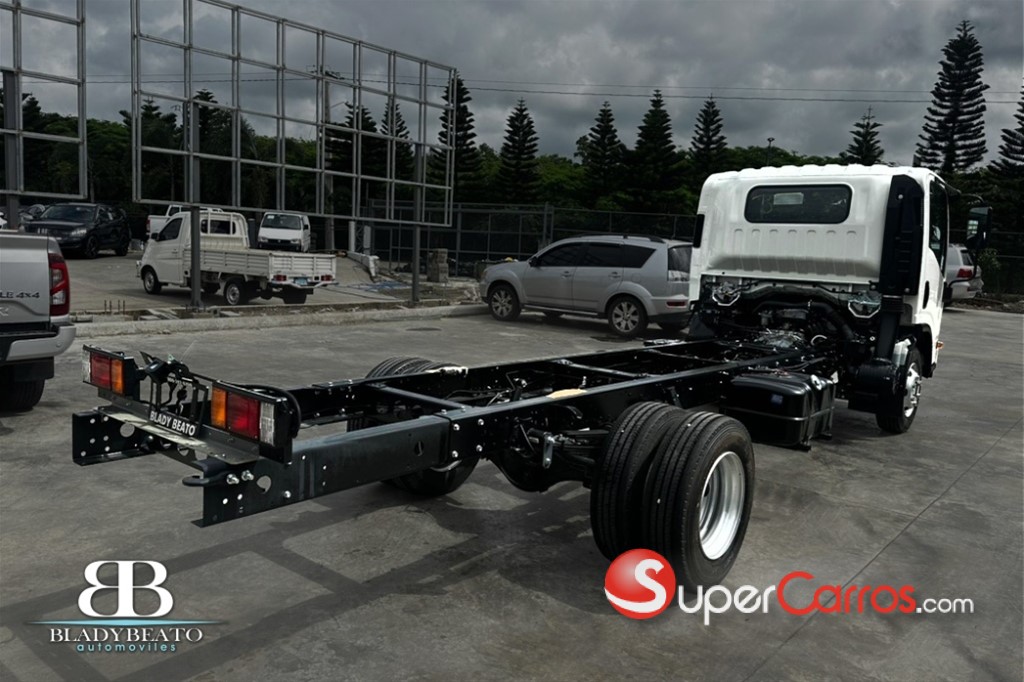 2026 Isuzu NQR 18 Pies — foto 3 / 10