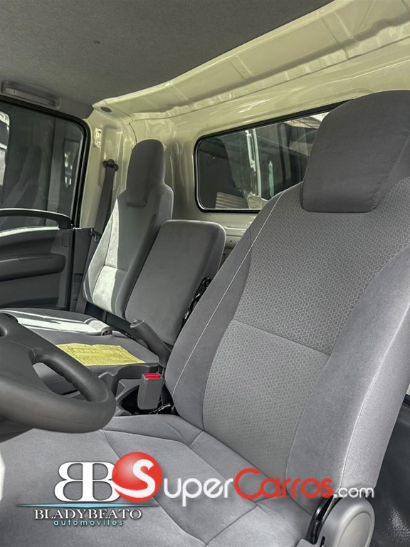 2026 Isuzu NQR 18 Pies — foto 7 / 10