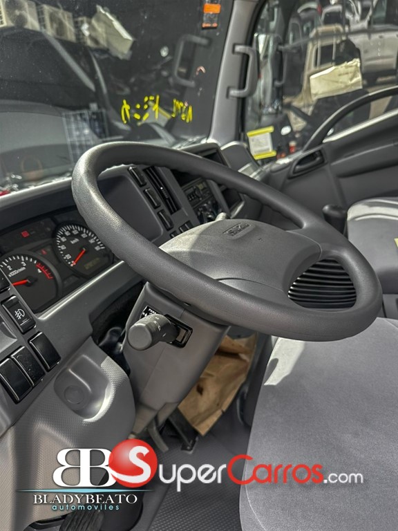2026 Isuzu NQR 18 Pies — foto 8 / 10