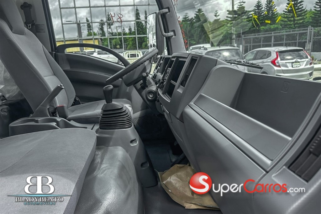 2026 Isuzu NQR 18 Pies — foto 9 / 10