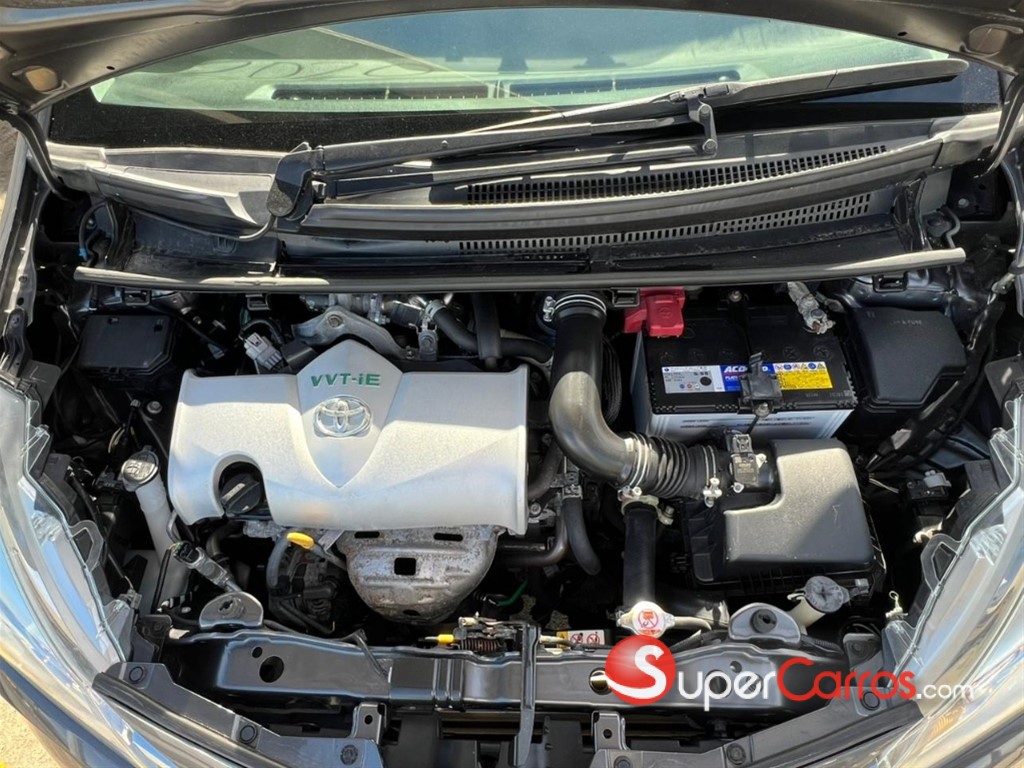 2020 Toyota VITZ — foto 4 / 10