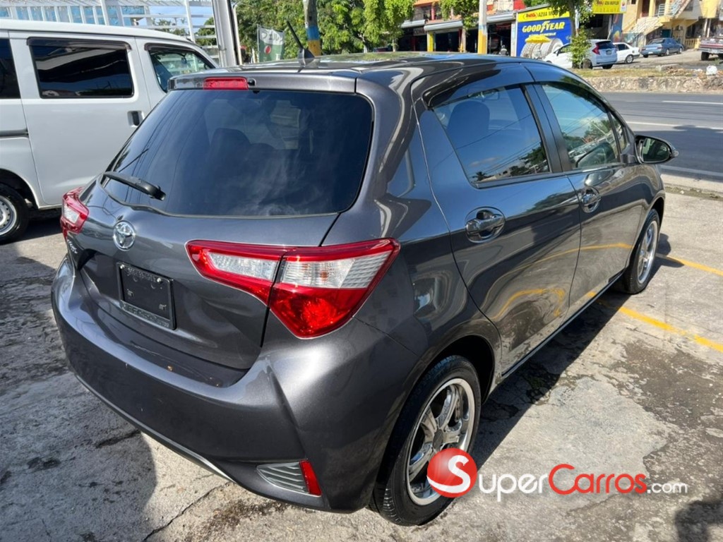 2020 Toyota VITZ — foto 10 / 10