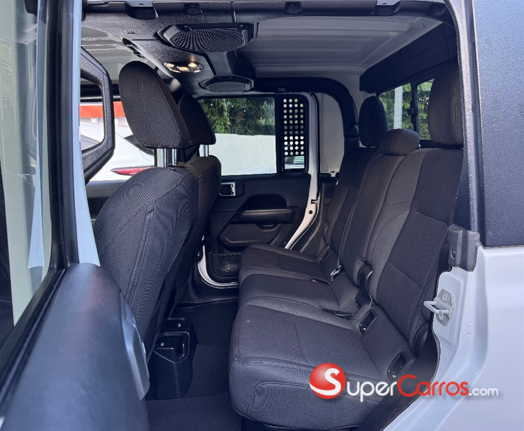 2023 Jeep Gladiator Overland — foto 10 / 12