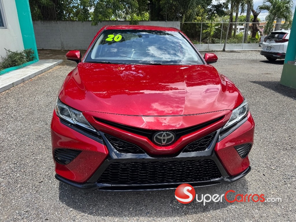 2020 Toyota Camry SE — foto 2 / 9