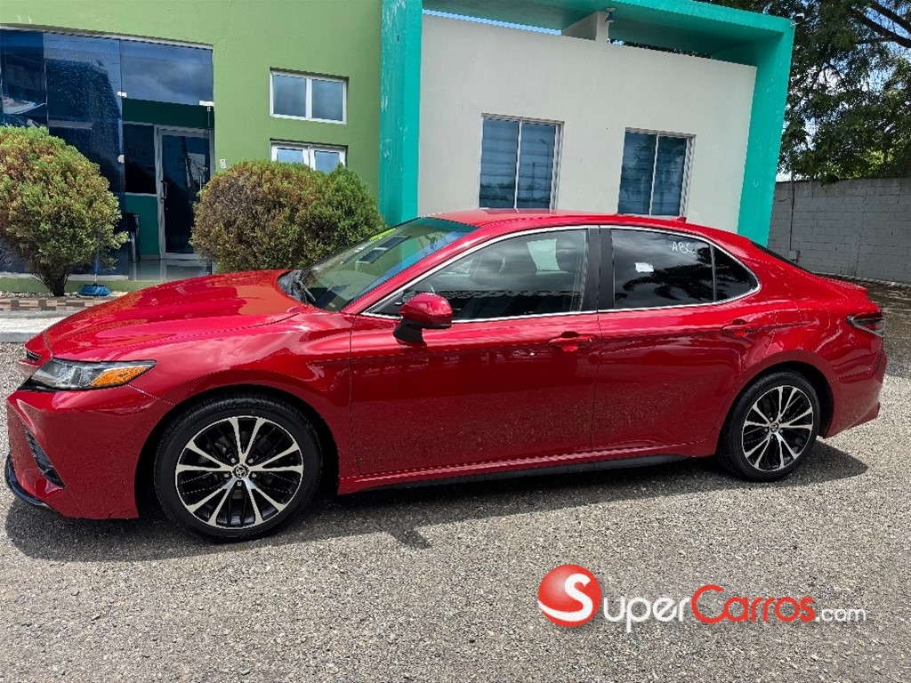 2020 Toyota Camry SE — foto 3 / 9
