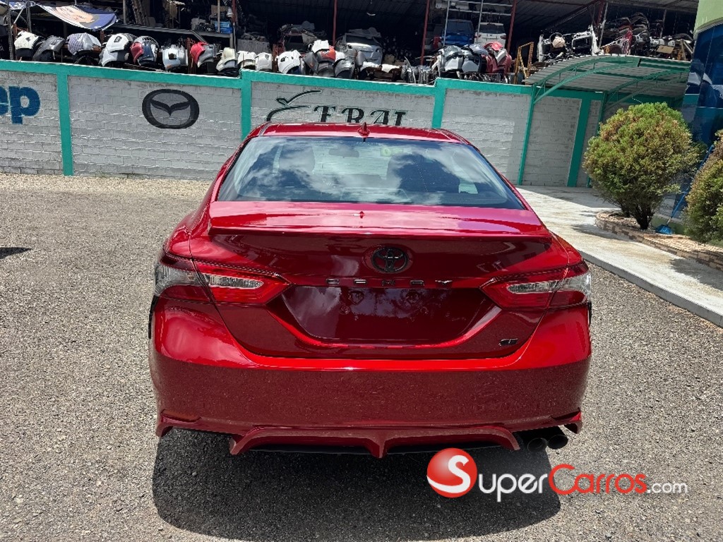 2020 Toyota Camry SE — foto 5 / 9
